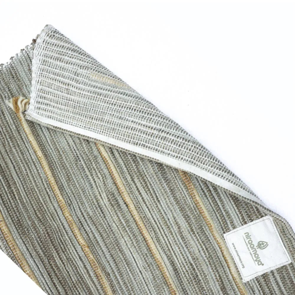 Hand-woven Ayur Vastra yoga mat - natural materials, Ayurvedic herbal coloring, antibacterial, stable and skin-friendly for yoga, meditation and wellness